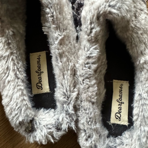 Dearfoam women’s slippers size 7-8 - Picture 2 of 5